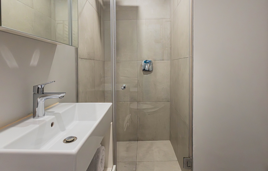 1 Bedroom Property for Sale in Sea Point Western Cape